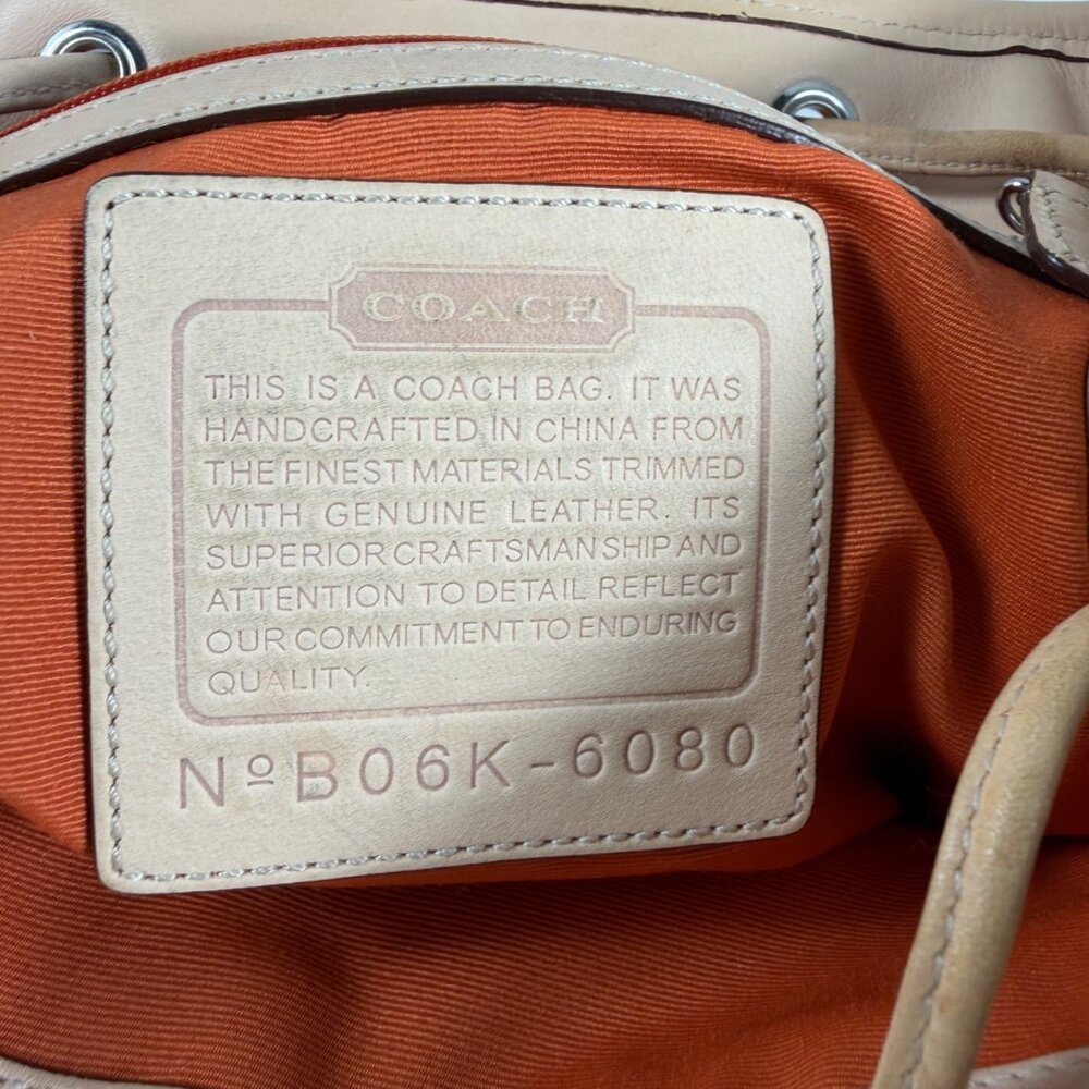 Vintage COACH Classic Signature Logo Vachetta Tan Buckle Backpack Bag 6080 Y2K - Picture 10 of 12